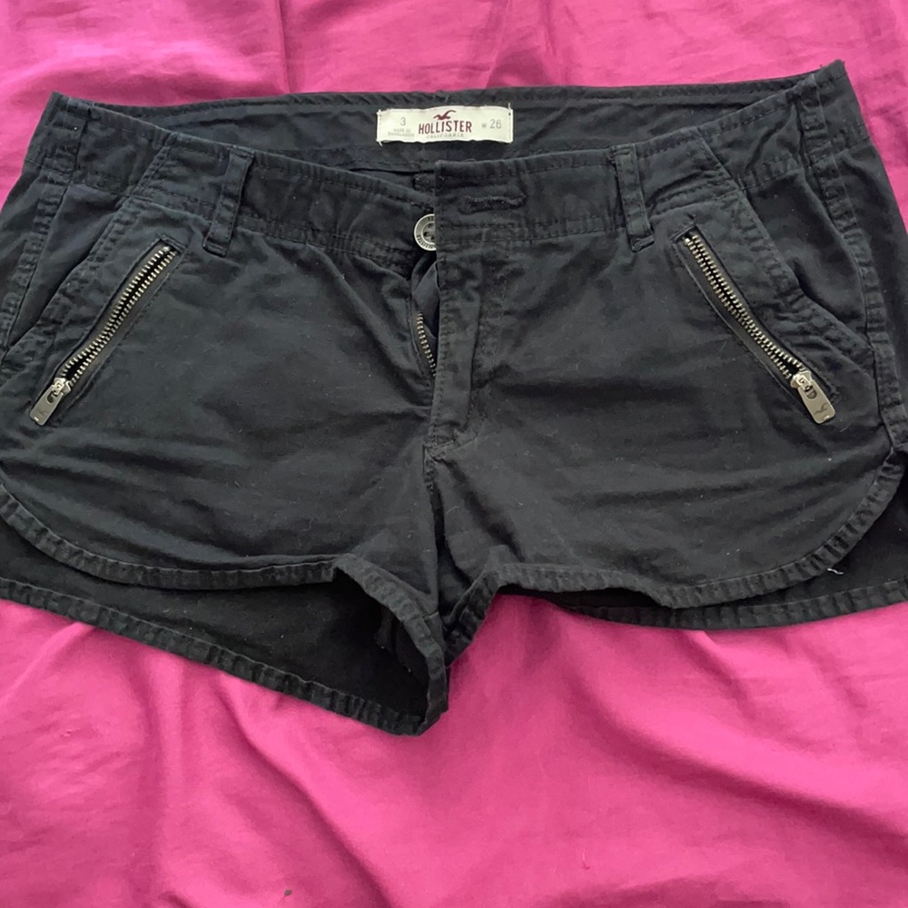 Mini black shorts!!!